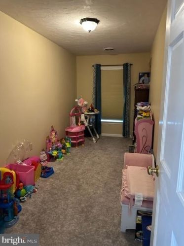 381 Thornhill Dr, Hanover PA  17331-7976 exterior