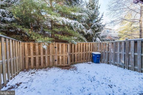 43069 Candlewick Sq, Leesburg VA 20176-6446 exterior