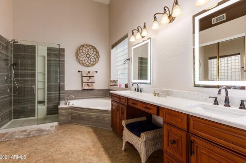 6372 Linda Ln, Chandler AZ 85226-5850 exterior