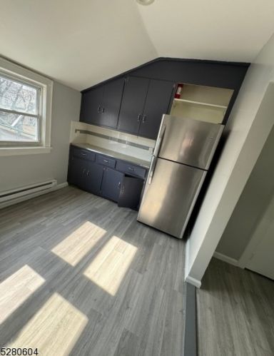 211 13th St, Newark, NJ 07107-1226