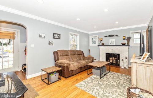 604 Forest Glen Rd, Silver Spring MD 20910-1122 exterior