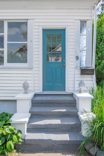 9 Charles St, Montclair, NJ 07042-2405