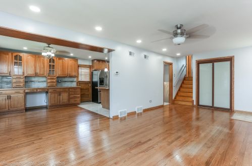 9129 Trumbull Ave, Chicago IL 60655-2507 exterior