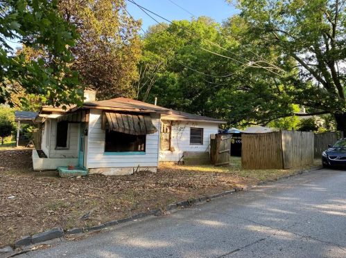 498 Barnett Dr, Atlanta, GA 30354-1556