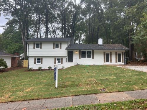 2186 Ellwyn Dr, Atlanta, GA 30341-1541