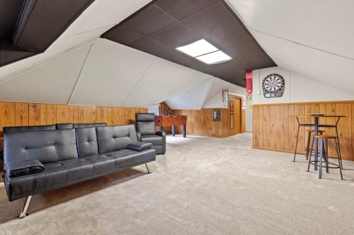 1015 76, Milwaukee WI 53214-3031 exterior