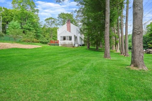 283 Danbury Rd, Ridgefield CT 06877-3214 exterior