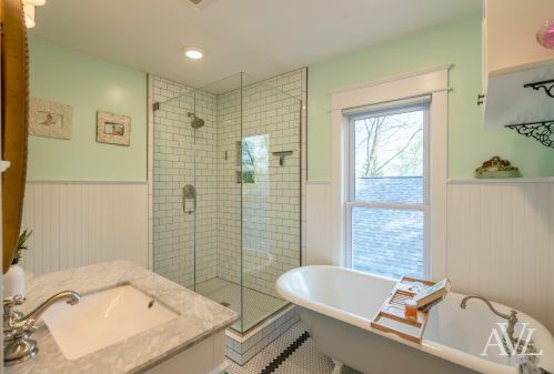 19 Benjamin Ave, Grand Rapids MI 49505-5437 exterior