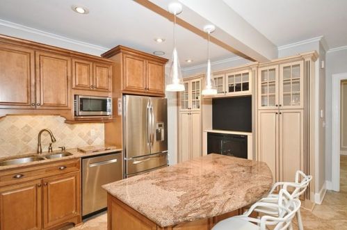 5381 Northumberland St, Pittsburgh PA 15217-1128 exterior