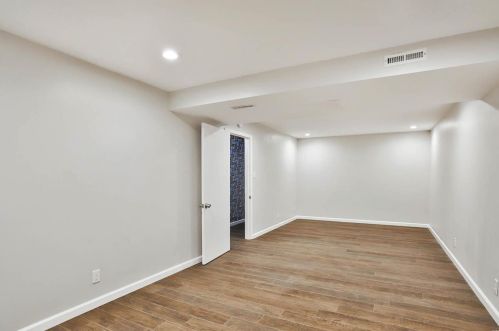 1245 Paloma Dr, Saint Louis MO  63131-1038 exterior