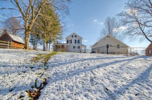 92 West St, Windsor Locks CT  06096-1813 exterior