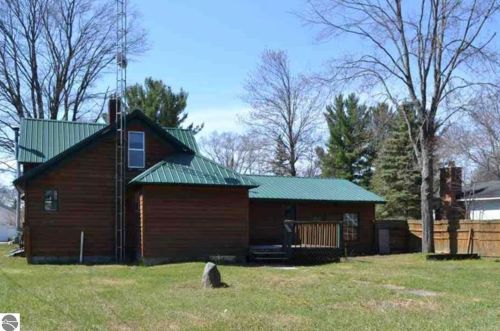 208 Lincoln St, Kalkaska MI 49646-9441 exterior