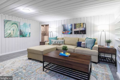 9607 Hastings Dr, Silver Spring MD 20901-3198 exterior