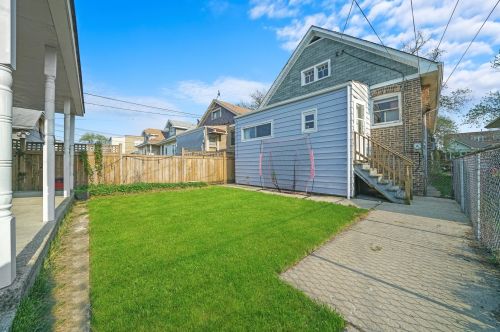 5034 Wolfram St, Chicago IL 60618-7411 exterior