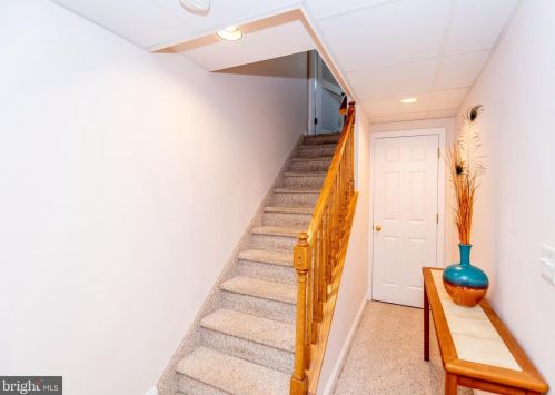 607 Sayre Dr, Princeton NJ 08540-5859 exterior