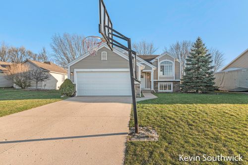 4088 Quest Ct, Wyoming, MI