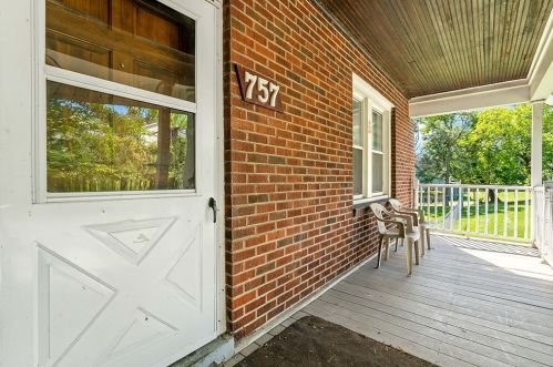 757 Maginn St, Pittsburgh, PA 15214-3007