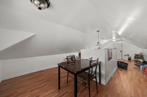 7235 Washtenaw Ave, Chicago IL  60645-1435 exterior