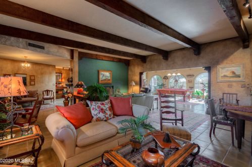 1021 Msn Twin Buttes Rd, Green Valley AZ 85622-8320 exterior