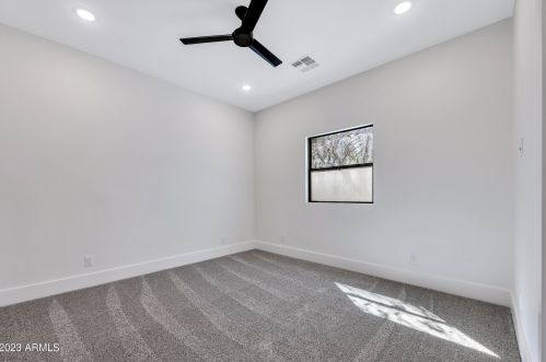 2053 37 Pl, Phoenix AZ 85050-8309 exterior