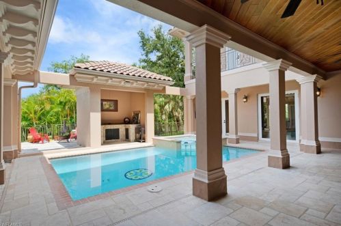 3291 11 Ave, Naples FL 34117-4130 exterior