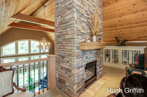 2041 Tall Pne Dr, Grand Rapids MI exterior