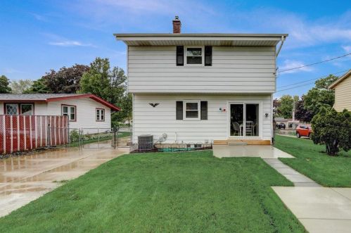 5826 14th St, Milwaukee WI 53221-5001 exterior