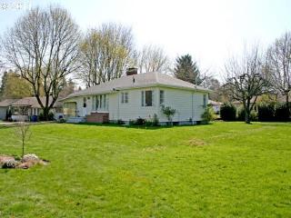 13526 Hancock St, Portland, OR 97230-3145