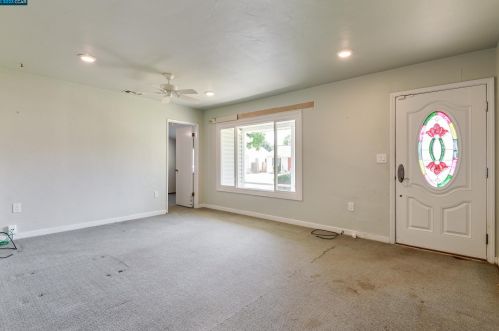 2032 Bch St, Concord CA 94519-2506 exterior