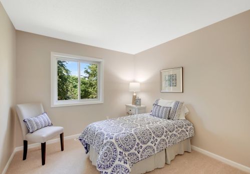 8706 134 St, Saint Paul MN 55124-7232 exterior