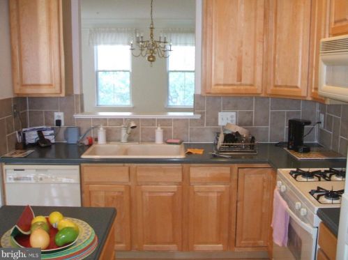 129 Cameron Station Blvd, Alexandria VA  22304-7781 exterior