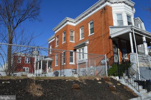 5946 16th St, Philadelphia, PA 19141-1824