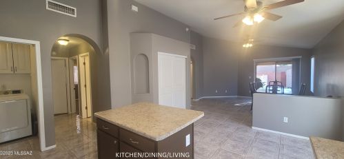 8948 Marci Lynne Way, Tucson AZ  85747-5624 exterior