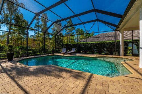 7512 Treeline Dr, Naples FL 34119-9767 exterior