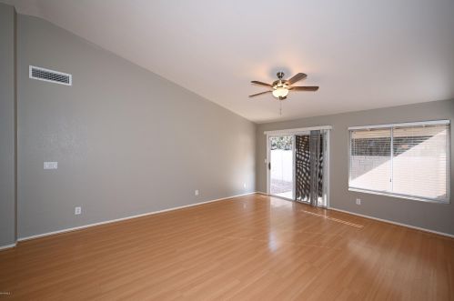 7043 28th Ave, Phoenix AZ  85051-8452 exterior