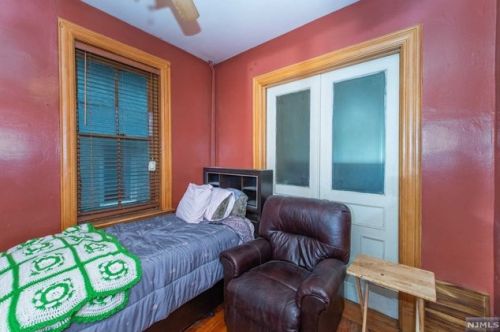 71 St, Union City NJ 07086-7101 exterior