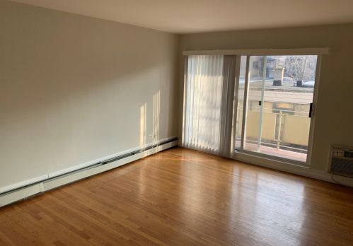 530 Barry Ave, Chicago IL  60657-5417 exterior