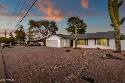 11433 24th St, Phoenix, AZ 85028-1706