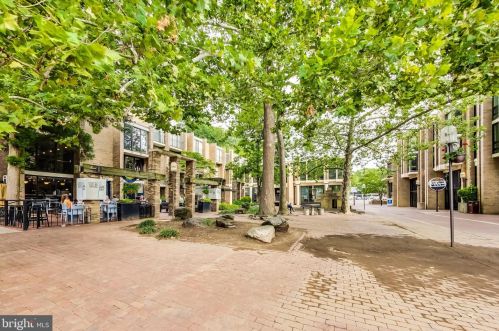 1537 Chatham Colony Ct, Herndon VA 20190-4203 exterior