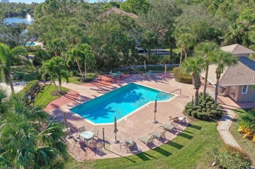 1192 Imperial Dr, Naples FL 34110-8127 exterior