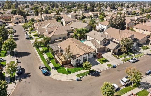 1072 La Paloma St, Turlock CA  95382-0485 exterior