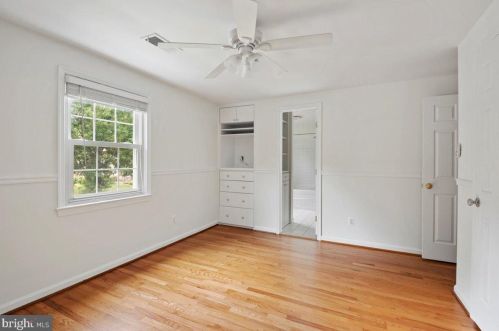 1111 Fallsmead Way, Rockville MD 20854-5549 exterior