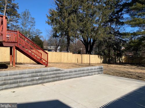 9407 Colesville Rd, Silver Spring MD 20901-4819 exterior