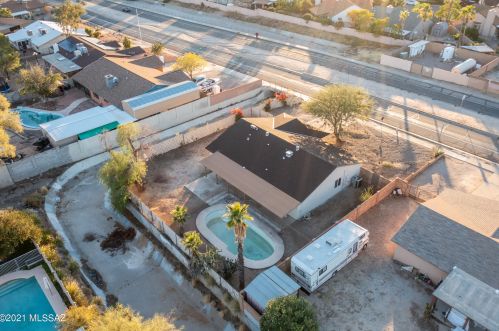 7930 Oldfather Dr, Tucson AZ 85741-1623 exterior