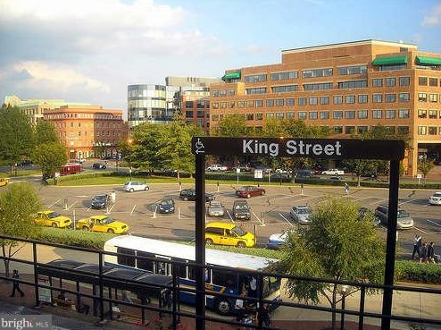 2181 Jamieson Ave, Alexandria VA 22314-5747 exterior