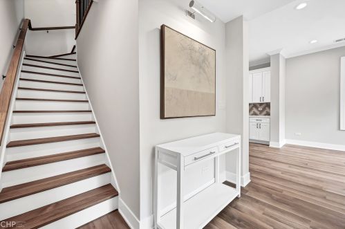 3025 Spaulding Ave, Chicago IL 60618-6808 exterior