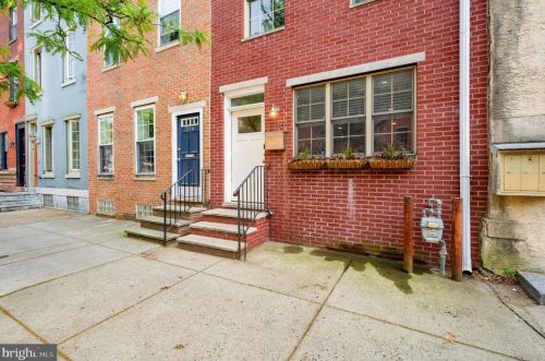 2118 Christian St, Philadelphia, PA 19146-2503