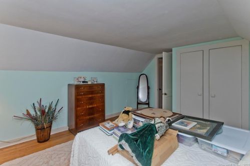 2 Egypt Rd, Ellington CT 06029-2430 exterior