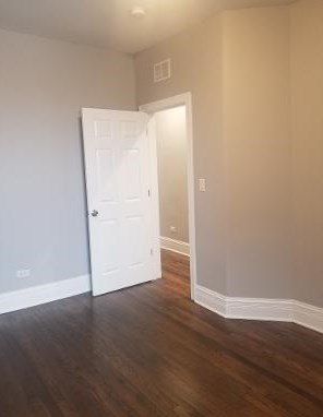 4113 Gladys Ave, Chicago IL 60624-3021 exterior