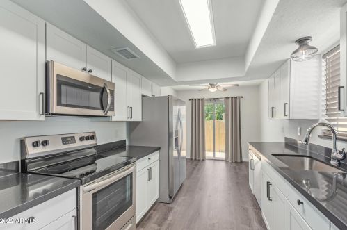 1107 Charleston Ave, Phoenix AZ  85022-1145 exterior